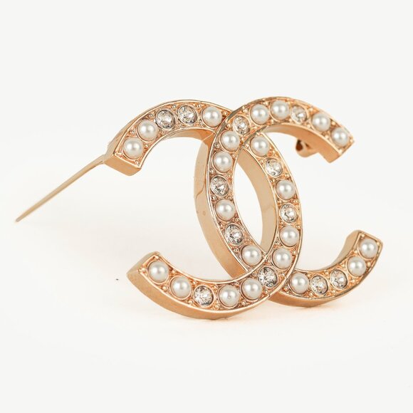 Chanel Gold-Toned Pearl & Crystal Studded CC Brooch - Picture 1 of 6
